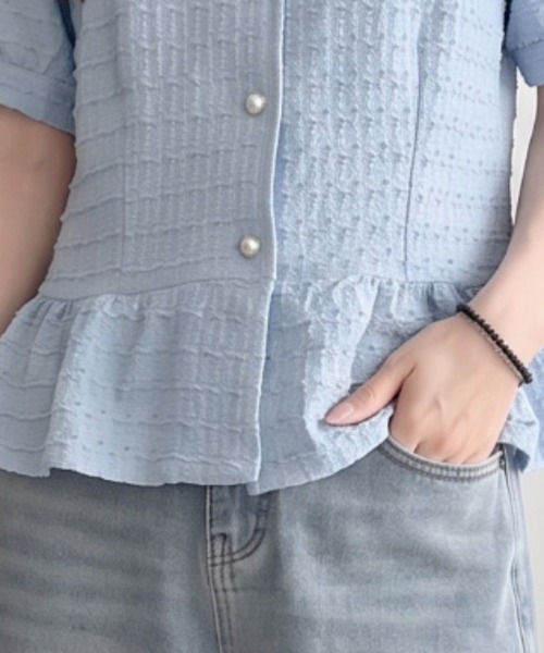 umune(ウムネ)の「ペプラムブラウス スカラップ レース Vネック 半袖 パフスリーブ トップス フェミニン 大人可愛い きれいめ 涼しい 春夏(シャツ/ブラウス・レディース・オフホワイト/ピンク/ライトブルー・FREE)」の15枚目の写真