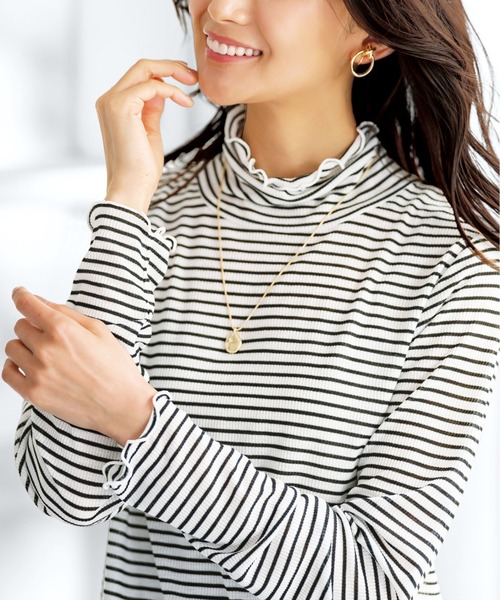 BELLUNA PLUS(ベルーナ)の「シアーリブ素材メロー使いプルオーバー(Tシャツ/カットソー・レディース・レッド/ミント/ブラック/ホワイト×ブラック・MEDIUM/LARGE/X-LARGE)」の1枚目の写真