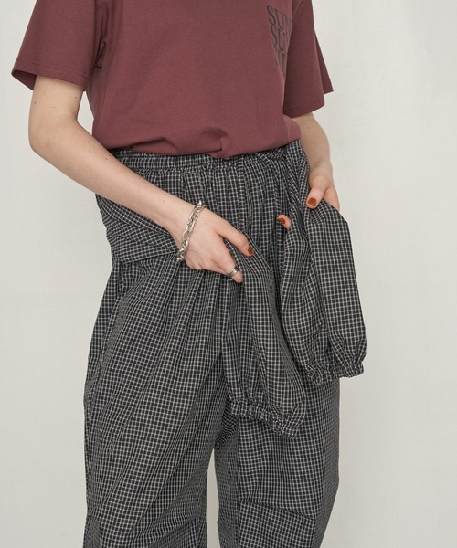 uchi.（ウチ）の「2WAYフェイクスリーブ付き2タックチェックイージーパンツ（その他パンツ・レディース・アイボリー/ブラック・FREE）」の18枚目の写真