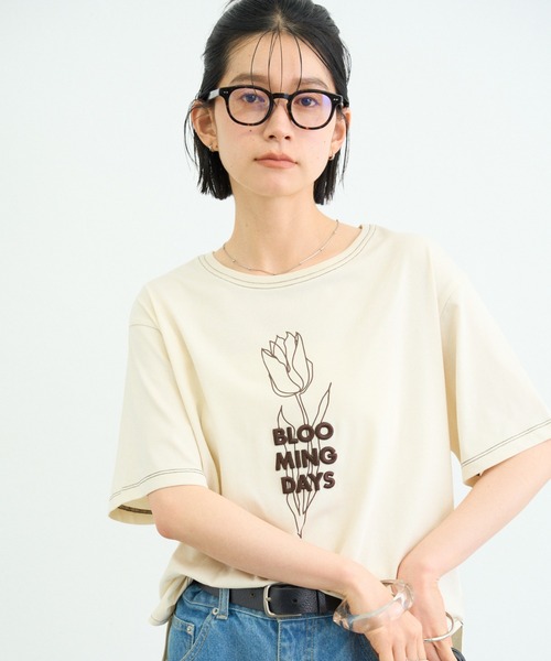 CIAOPANIC TYPY（チャオパニックティピー）の「ZOZO限定接触冷感フラワープリント刺繍Tee（Tシャツ/カットソー・レディース・チャコールグレー/ホワイト/アイボリー/ブラウン・ONE SIZE）」の10枚目の写真