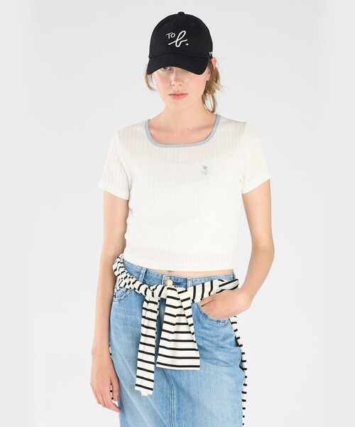 To b. by agnes b.（トゥービーバイアニエスベー）の「ハート ロゴ コンパクト Tシャツ（Tシャツ/カットソー・レディース・ホワイト・40/38）」の3枚目の写真