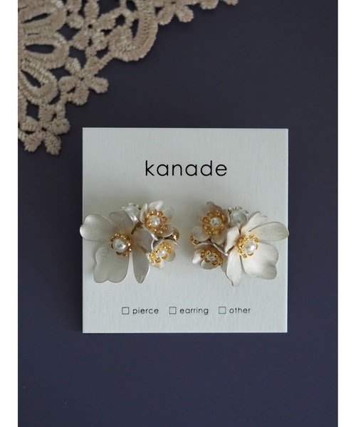 tone(トーン)の「【kanade】白銀ブーケピアス(MA)(ピアス(両耳用)・レディース・ホワイト・FREE)」の4枚目の写真