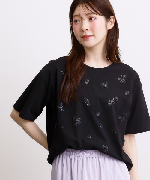 grove（グローブ）の「フラワーモチーフスパンコールTシャツ（Tシャツ/カットソー・レディース・オフホワイト/ブラック/サンドベージュ・02/03/01/04/05）」の3枚目の写真