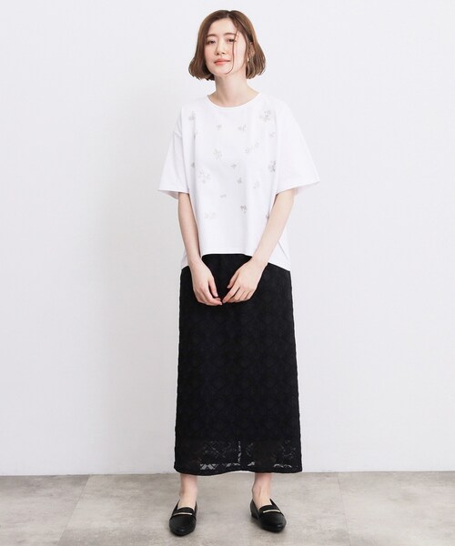 grove（グローブ）の「フラワーモチーフスパンコールTシャツ（Tシャツ/カットソー・レディース・オフホワイト/ブラック/サンドベージュ・02/03/01/04/05）」の6枚目の写真