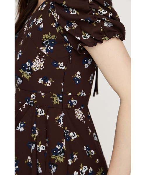 SLY（スライ）の「VINTAGE FLOWER L/OP ヴィンテージフラワーロングワンピース 夏服 秋服（ワンピース・レディース・ネイビー系/ブラウン系その他2・2/1）」の9枚目の写真
