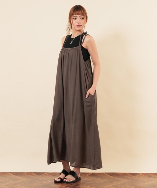 anap mimpi(アナップミンピ)の「エアリーロングキャミワンピース(ワンピース・レディース・ブラック/ダークブラウン/アイボリー・F)」の15枚目の写真
