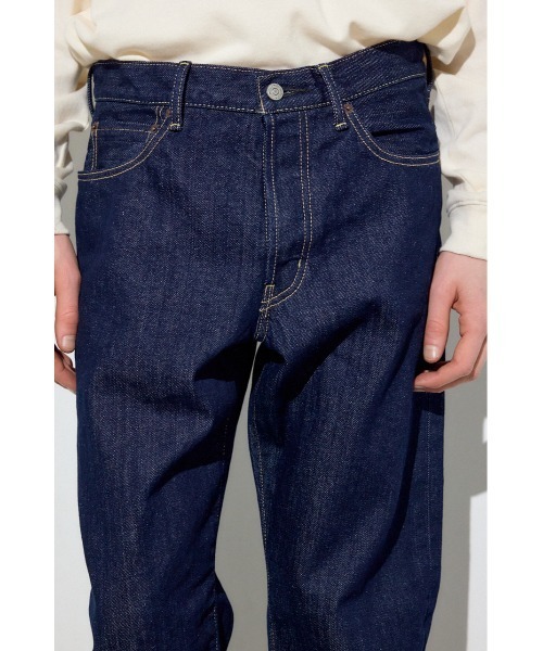 AZUL by moussy(アズールバイマウジー)の「【セットアップ対応】AZUL DENIM ルーズストレート デニム ジーンズ ロングパンツ(デニムパンツ・メンズ・ワンウォッシュ/ブルー・34inch/32inch/30inch/28inch)」の4枚目の写真
