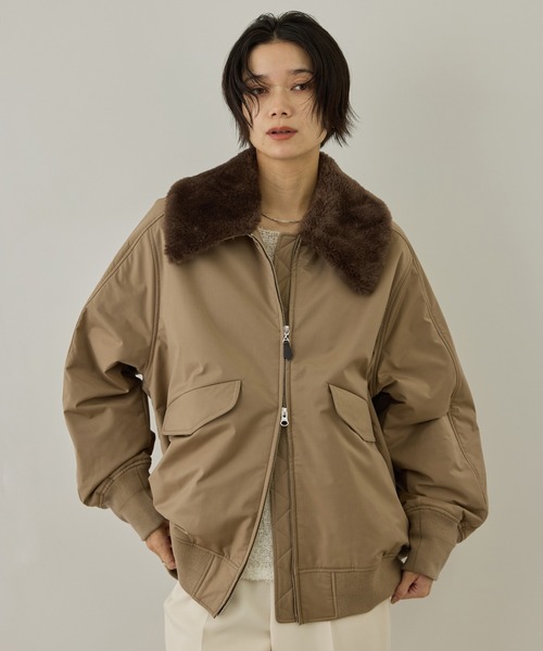 SALON adam et rope'(サロン アダム エ ロペ)の「FURLO DOWN 2WAYフライトジャケット / ファーロダウン(ダウンジャケット/コート・レディース・ベージュ/ブラック・FREE)」の6枚目の写真