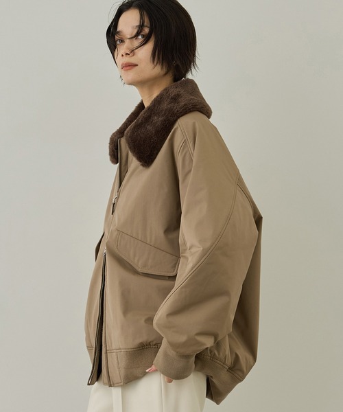 SALON adam et rope'(サロン アダム エ ロペ)の「FURLO DOWN 2WAYフライトジャケット / ファーロダウン(ダウンジャケット/コート・レディース・ベージュ/ブラック・FREE)」の7枚目の写真