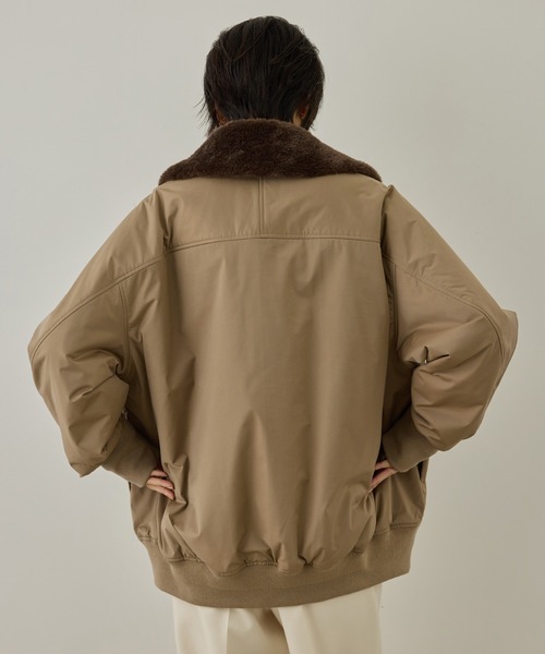 SALON adam et rope'(サロン アダム エ ロペ)の「FURLO DOWN 2WAYフライトジャケット / ファーロダウン(ダウンジャケット/コート・レディース・ベージュ/ブラック・FREE)」の8枚目の写真