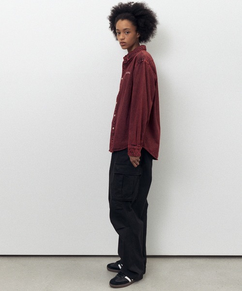 thisisneverthat(ディスイズネバーザット)の「Washed Denim Shirt(シャツ/ブラウス・メンズ・レッド/ダークブラウン/インディゴブルー・M/L/S/XL)」の10枚目の写真