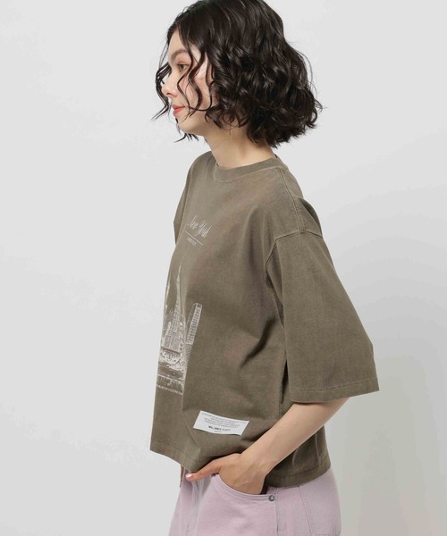 niko and...(ニコアンド)の「【WILLIAM B.ELIOTT】NYCTシャツ(Tシャツ/カットソー・レディース・オフホワイト/ブラウン・MEDIUM/LARGE)」の14枚目の写真