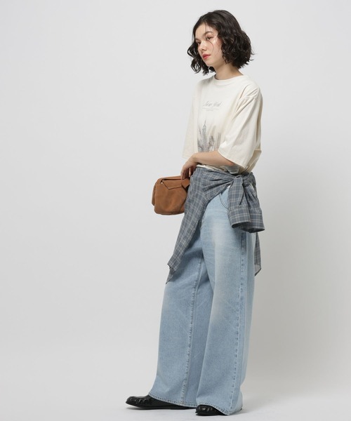 niko and...(ニコアンド)の「【WILLIAM B.ELIOTT】NYCTシャツ(Tシャツ/カットソー・レディース・オフホワイト/ブラウン・MEDIUM/LARGE)」の7枚目の写真