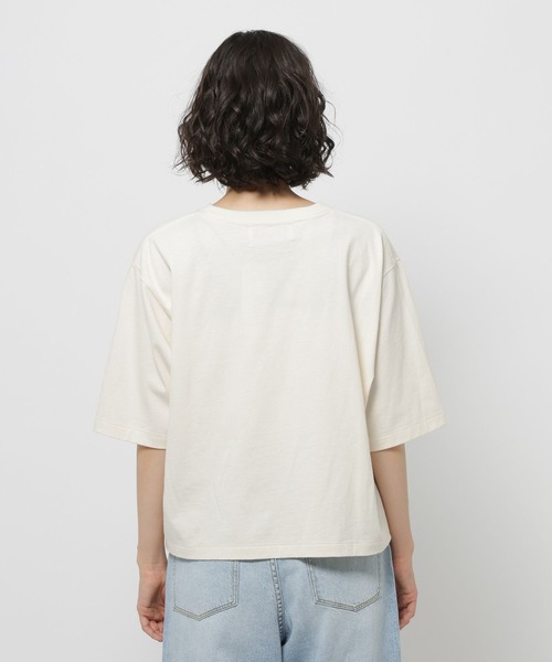 niko and...(ニコアンド)の「【WILLIAM B.ELIOTT】NYCTシャツ(Tシャツ/カットソー・レディース・オフホワイト/ブラウン・MEDIUM/LARGE)」の3枚目の写真