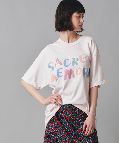 AT THE TRNK(アットザトランク)の「カラフルフロッキー プリント Tシャツ AT THE TRNK(Tシャツ/カットソー・レディース・グレー/ピンク・M)」の2枚目の写真