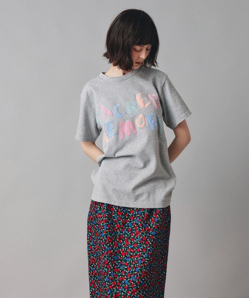 AT THE TRNK(アットザトランク)の「カラフルフロッキー プリント Tシャツ AT THE TRNK(Tシャツ/カットソー・レディース・グレー/ピンク・M)」の4枚目の写真