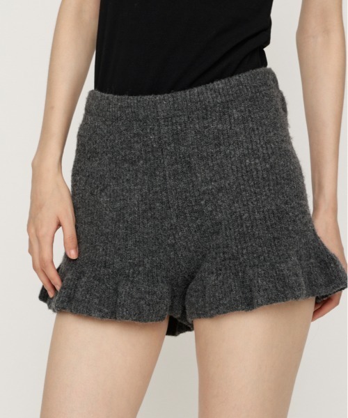 SLY(スライ)の「FRILL KNIT S/PT フリルニットショートパンツ 秋服 ニットパンツ(スラックス・レディース・ブラック/ベージュ/ダークグレー・FREE)」の2枚目の写真
