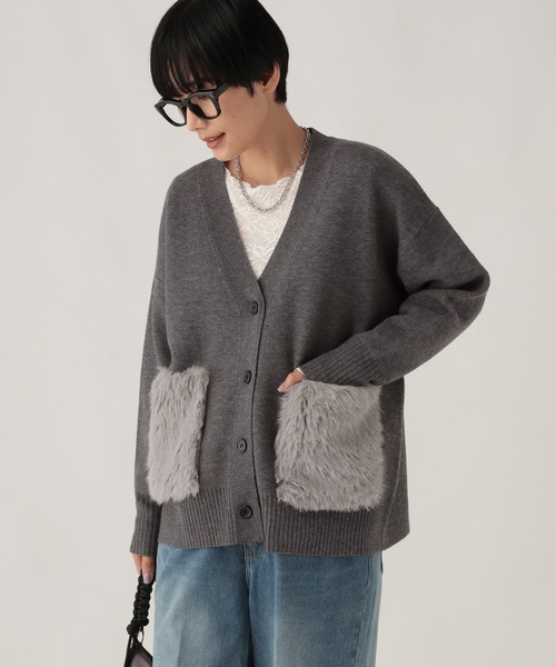 Elura(エルーラ)の「ポケットファーカーディガン/1078740(カーディガン/ボレロ・レディース・チャコールグレー/ホワイト・FREE)」の1枚目の写真