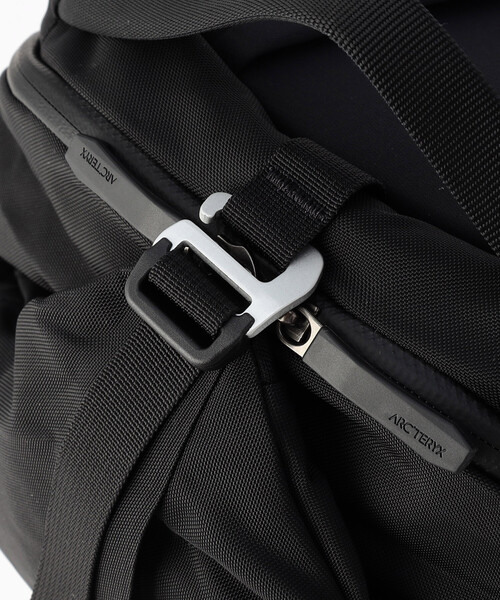 ARC'TERYX(アークテリクス)の「ARC’TERYX/アークテリクス ヴェロ20 バックパック/Verro 20 Backpack(バックパック/リュック・メンズ・ブラック・ONE SIZE)」の8枚目の写真