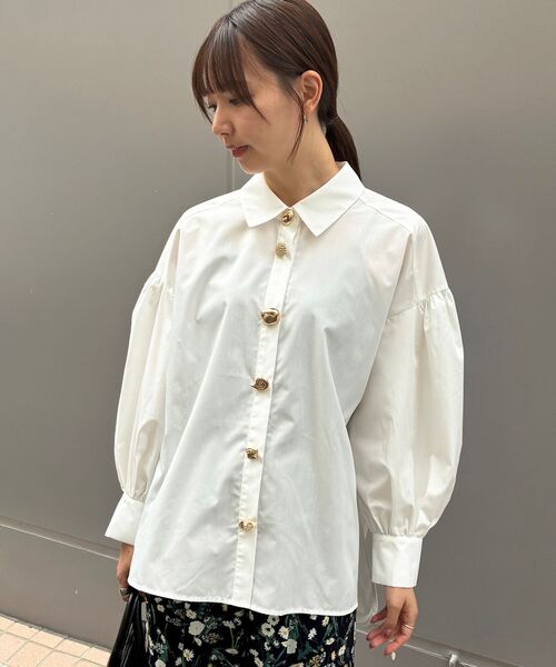 le.coeur blanc(ルクールブラン)の「TORRAZZO DONNA別注 ビジューギャザーシャツ(シャツ/ブラウス・レディース・ネイビー/ホワイト・38)」の6枚目の写真