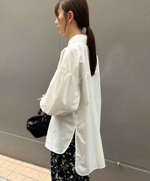 le.coeur blanc(ルクールブラン)の「TORRAZZO DONNA別注 ビジューギャザーシャツ(シャツ/ブラウス・レディース・ネイビー/ホワイト・38)」の7枚目の写真