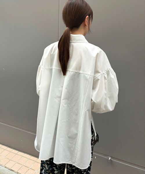 le.coeur blanc(ルクールブラン)の「TORRAZZO DONNA別注 ビジューギャザーシャツ(シャツ/ブラウス・レディース・ネイビー/ホワイト・38)」の8枚目の写真