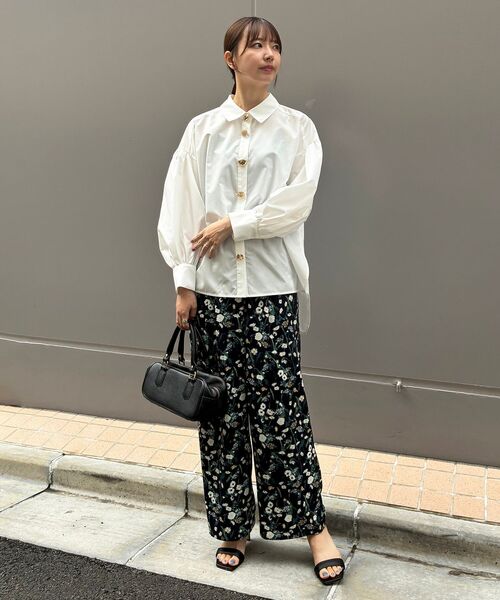 le.coeur blanc(ルクールブラン)の「TORRAZZO DONNA別注 ビジューギャザーシャツ(シャツ/ブラウス・レディース・ネイビー/ホワイト・38)」の10枚目の写真