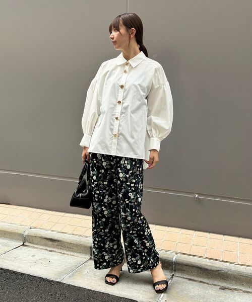 le.coeur blanc(ルクールブラン)の「TORRAZZO DONNA別注 ビジューギャザーシャツ(シャツ/ブラウス・レディース・ネイビー/ホワイト・38)」の11枚目の写真