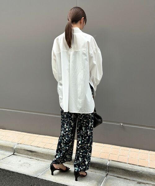 le.coeur blanc(ルクールブラン)の「TORRAZZO DONNA別注 ビジューギャザーシャツ(シャツ/ブラウス・レディース・ネイビー/ホワイト・38)」の13枚目の写真