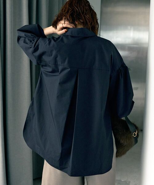 le.coeur blanc(ルクールブラン)の「TORRAZZO DONNA別注 ビジューギャザーシャツ(シャツ/ブラウス・レディース・ネイビー/ホワイト・38)」の20枚目の写真