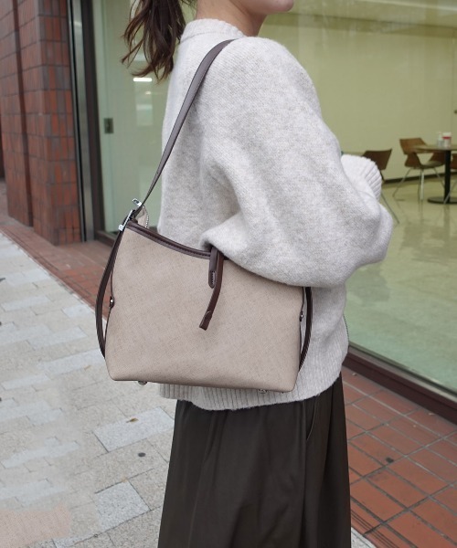 CORNERS(コーナーズ)の「フェイクレザーショルダーバッグ(ショルダーバッグ・レディース・ブラック/ベージュ/ブラウン/キャメル/ライトベージュ/グレイッシュベージュ・FREE)」の3枚目の写真