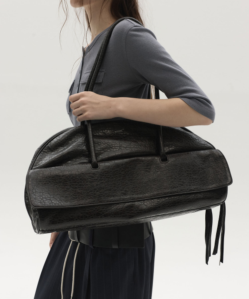 LCDC TM(エルシーディーシーティーエム)の「ARCH LONG SHOULDER BAG_LARGE (BROWN)(ショルダーバッグ・レディース・その他・OS)」の6枚目の写真