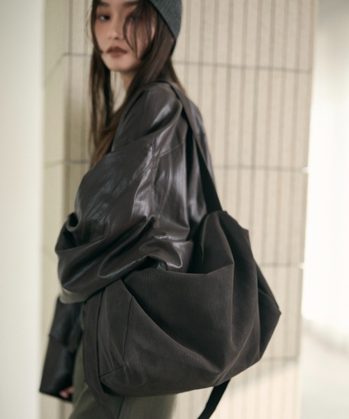 LAULEN(ローレン)の「soft drape shoulder bag /ソフトドレープショルダーバッグ(ショルダーバッグ・レディース・ブラウン/ベージュ/カーキ・FREE)」の2枚目の写真