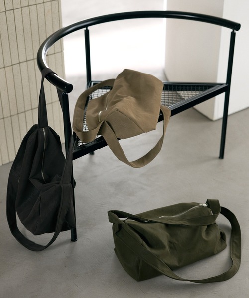 LAULEN(ローレン)の「soft drape shoulder bag /ソフトドレープショルダーバッグ(ショルダーバッグ・レディース・ブラウン/ベージュ/カーキ・FREE)」の1枚目の写真