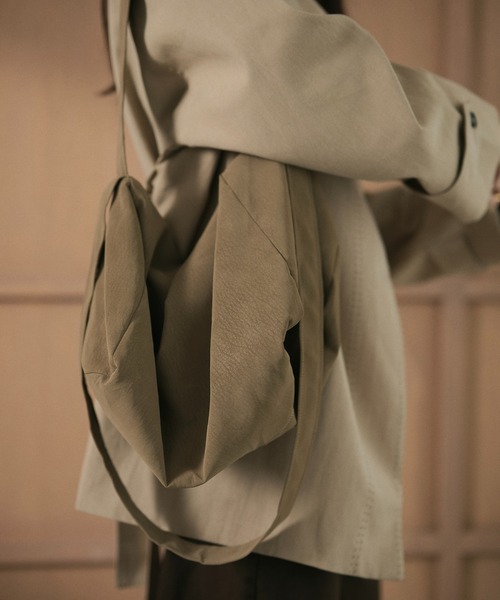 LAULEN(ローレン)の「soft drape shoulder bag /ソフトドレープショルダーバッグ(ショルダーバッグ・レディース・ブラウン/ベージュ/カーキ・FREE)」の11枚目の写真