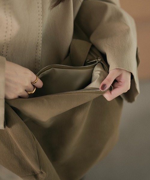 LAULEN(ローレン)の「soft drape shoulder bag /ソフトドレープショルダーバッグ(ショルダーバッグ・レディース・ブラウン/ベージュ/カーキ・FREE)」の13枚目の写真