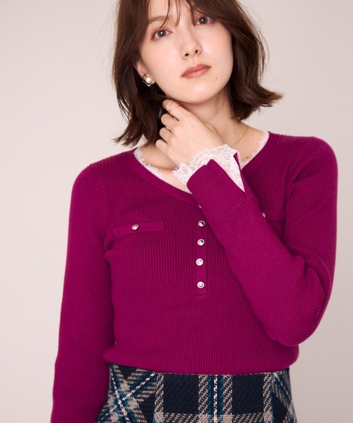 MISCH MASCH（ミッシュマッシュ）の「2026秋冬新作 レースレイヤードVネックリブニット（ニット/セーター・レディース・パープル/ホワイト/ブラック・ﾌﾘ-）」の3枚目の写真