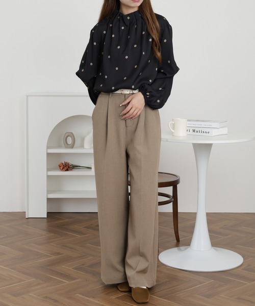 EGLANTINE（エグランティーヌ）の「EGLANTINE タックネックドット柄ブラウス 長袖（シャツ/ブラウス・レディース・ブラック/ベージュ/チャコールグレー・38）」の10枚目の写真