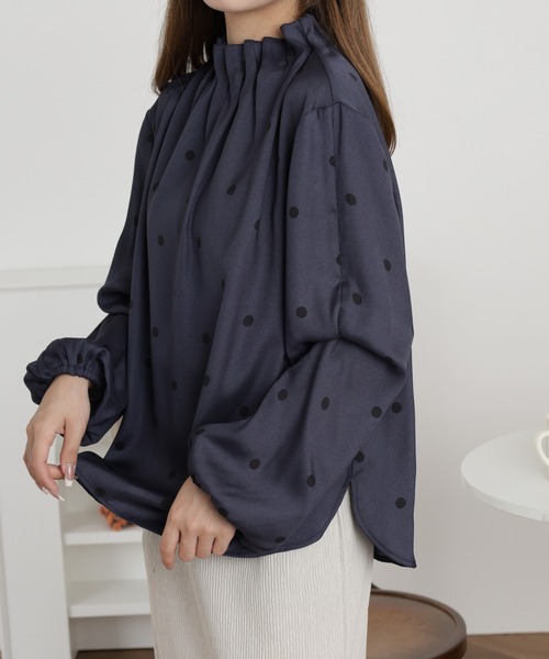 EGLANTINE（エグランティーヌ）の「EGLANTINE タックネックドット柄ブラウス 長袖（シャツ/ブラウス・レディース・ブラック/ベージュ/チャコールグレー・38）」の19枚目の写真