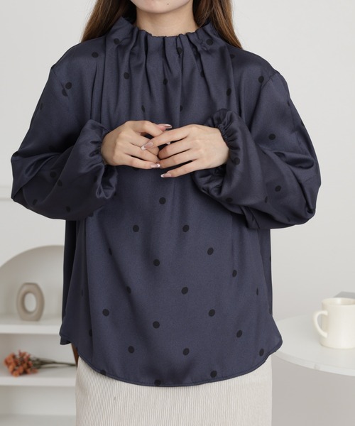 EGLANTINE（エグランティーヌ）の「EGLANTINE タックネックドット柄ブラウス 長袖（シャツ/ブラウス・レディース・ブラック/ベージュ/チャコールグレー・38）」の16枚目の写真