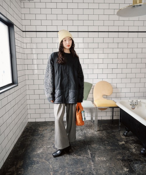 niko and...(ニコアンド)の「スクエアヒールブーツ / 抗菌消臭(ブーツ・レディース・ブラック/キャメル・MEDIUM/LARGE)」の6枚目の写真