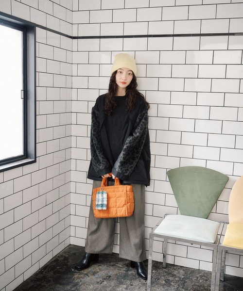 niko and...(ニコアンド)の「スクエアヒールブーツ / 抗菌消臭(ブーツ・レディース・ブラック/キャメル・MEDIUM/LARGE)」の7枚目の写真
