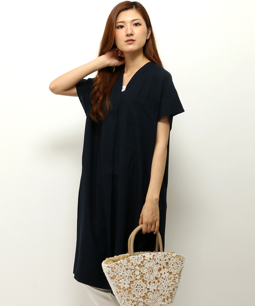 LBC（エルビーシー）の「レーヨンリネンVネックワンピース（ワンピース・レディース・グリーン/ネイビー/ライトブラウン・MEDIUM/LARGE）」の3枚目の写真