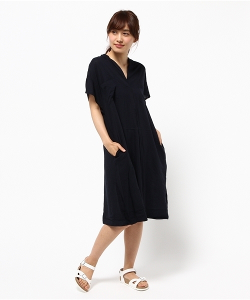 LBC（エルビーシー）の「レーヨンリネンVネックワンピース（ワンピース・レディース・グリーン/ネイビー/ライトブラウン・MEDIUM/LARGE）」の12枚目の写真