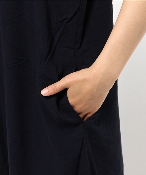 LBC（エルビーシー）の「レーヨンリネンVネックワンピース（ワンピース・レディース・グリーン/ネイビー/ライトブラウン・MEDIUM/LARGE）」の15枚目の写真