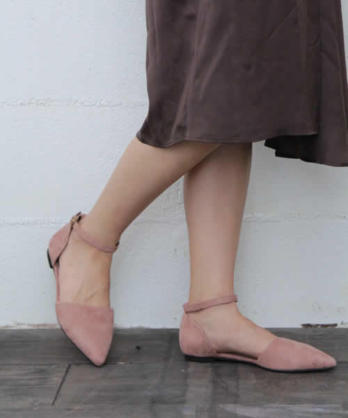 SESTO（セスト）の「アンクルストラップのポインテッドトゥフラットパンプス（パンプス・レディース・ボルドー/レオパード/パイソン/ダークブラウン/レッド/ブラック/ピンクベージュ/ライトグレー/ピンク/ネイビー/ブルー系その他/イエロー/グレイッシュベージュ/その他/ブラウン/チェック・L/3L/S/M/LL）」の11枚目の写真