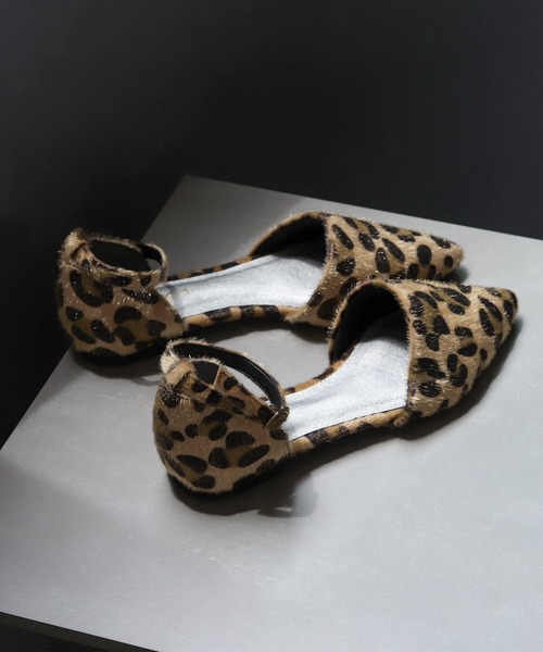 SESTO（セスト）の「アンクルストラップのポインテッドトゥフラットパンプス（パンプス・レディース・ボルドー/レオパード/パイソン/ダークブラウン/レッド/ブラック/ピンクベージュ/ライトグレー/ピンク/ネイビー/ブルー系その他/イエロー/グレイッシュベージュ/その他/ブラウン/チェック・L/3L/S/M/LL）」の14枚目の写真