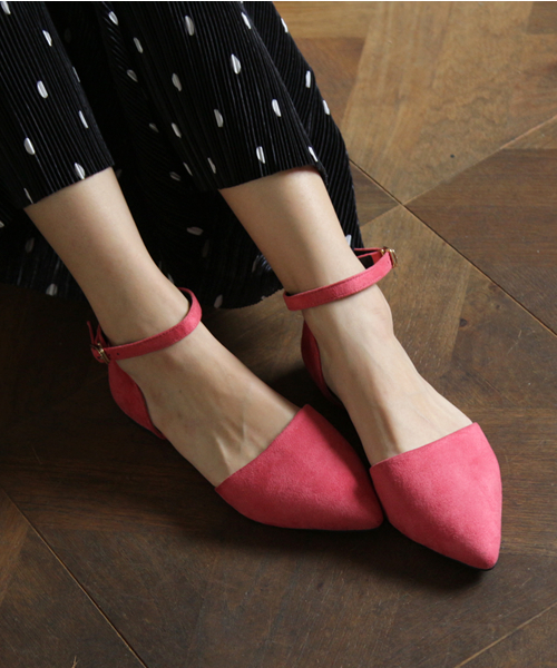 SESTO（セスト）の「アンクルストラップのポインテッドトゥフラットパンプス（パンプス・レディース・ボルドー/レオパード/パイソン/ダークブラウン/レッド/ブラック/ピンクベージュ/ライトグレー/ピンク/ネイビー/ブルー系その他/イエロー/グレイッシュベージュ/その他/ブラウン/チェック・L/3L/S/M/LL）」の10枚目の写真