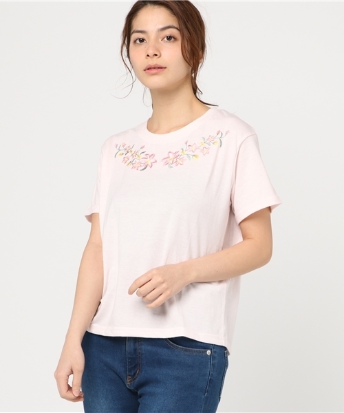 Honeys(ハニーズ)の「刺繍入りTシャツ(Tシャツ/カットソー・レディース・ブラック/カーキ/ホワイト×ブラック/ピンク/オフホワイト/オレンジ・S/M/L)」の5枚目の写真