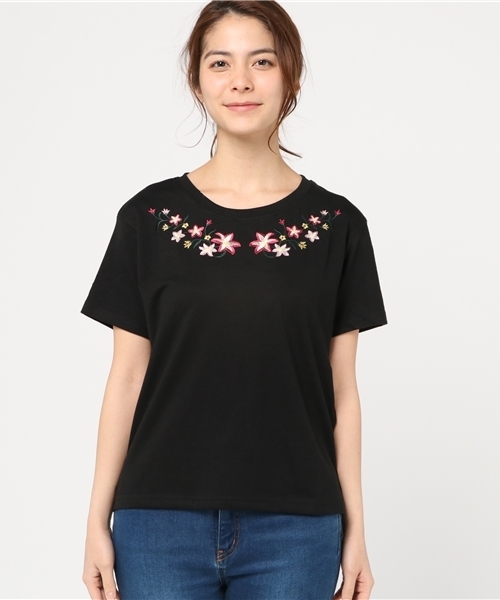 Honeys(ハニーズ)の「刺繍入りTシャツ(Tシャツ/カットソー・レディース・ブラック/カーキ/ホワイト×ブラック/ピンク/オフホワイト/オレンジ・S/M/L)」の7枚目の写真